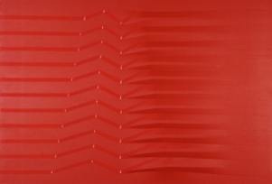 Agostino Bonalumi: rosso-1983-olio su tela estroflessa-100x150b